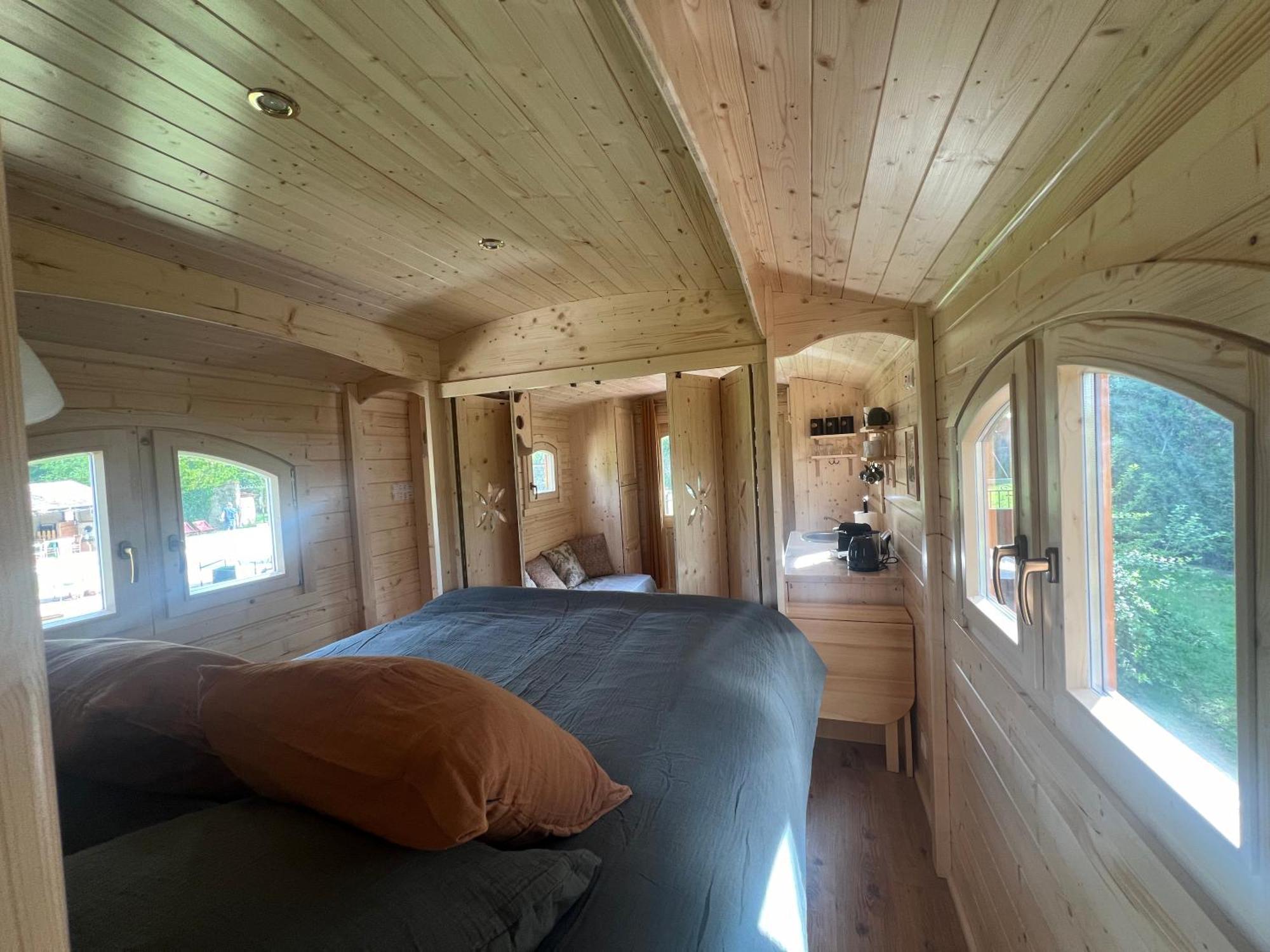 Bed and Breakfast La Roulotte Deluxe De Malpas Quingey Экстерьер фото