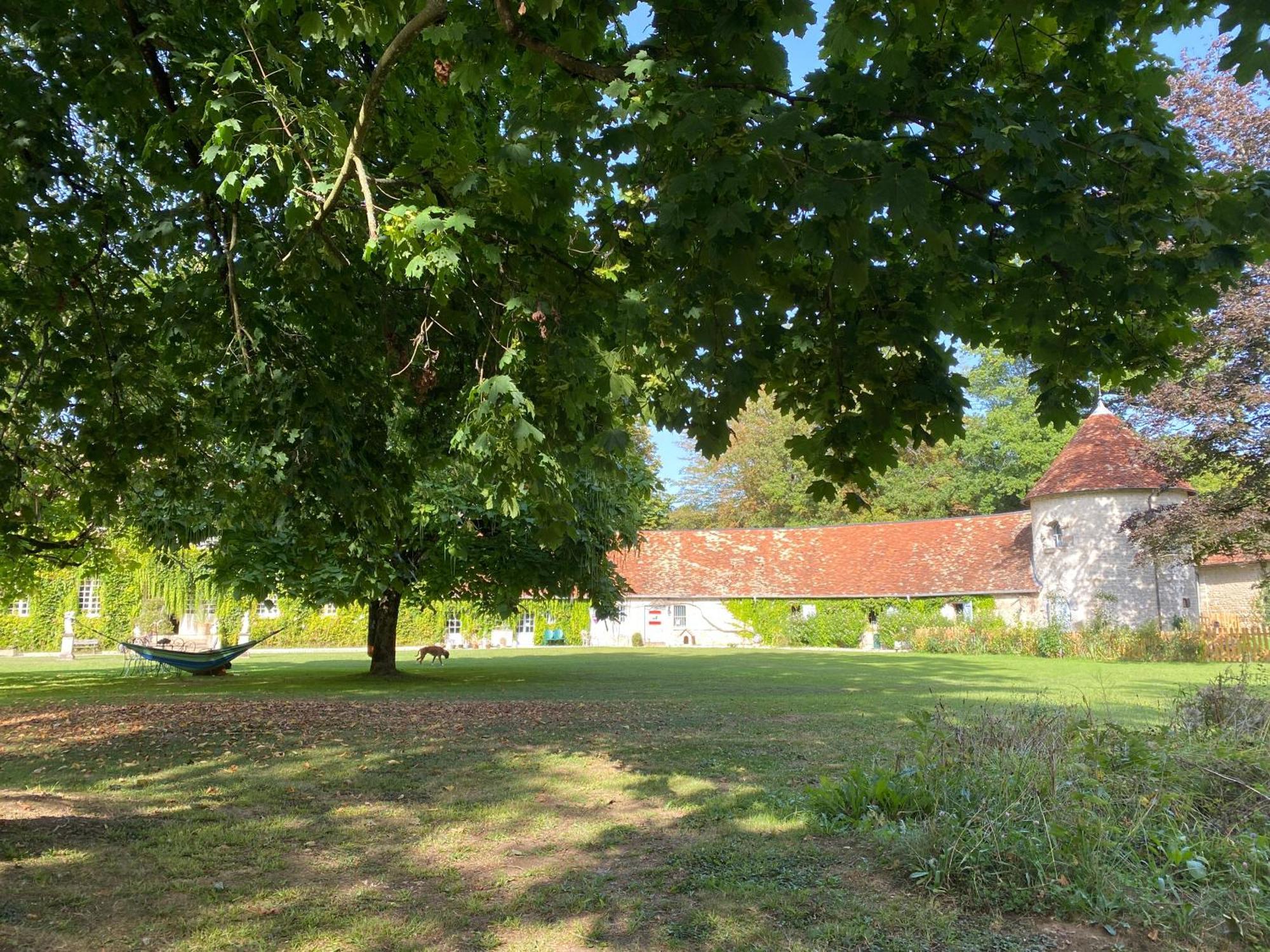 Bed and Breakfast La Roulotte Deluxe De Malpas Quingey Экстерьер фото