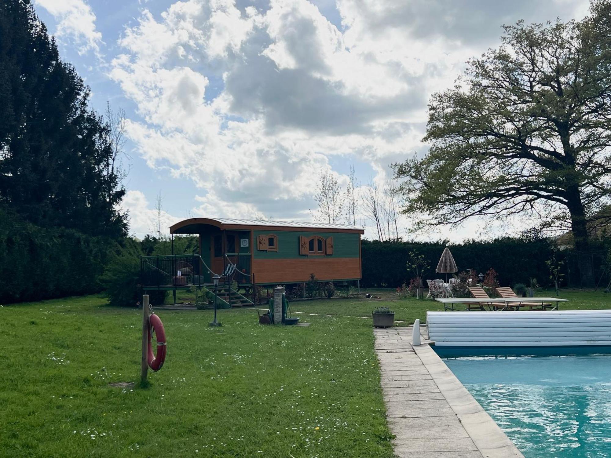 Bed and Breakfast La Roulotte Deluxe De Malpas Quingey Экстерьер фото
