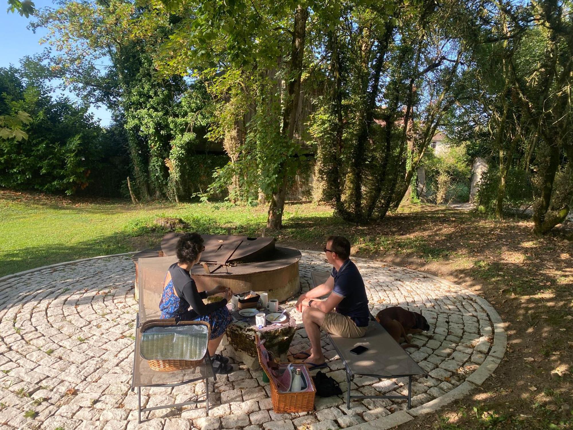 Bed and Breakfast La Roulotte Deluxe De Malpas Quingey Экстерьер фото