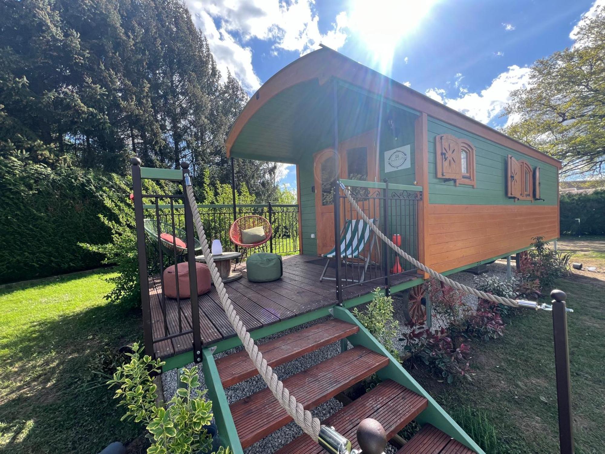 Bed and Breakfast La Roulotte Deluxe De Malpas Quingey Экстерьер фото