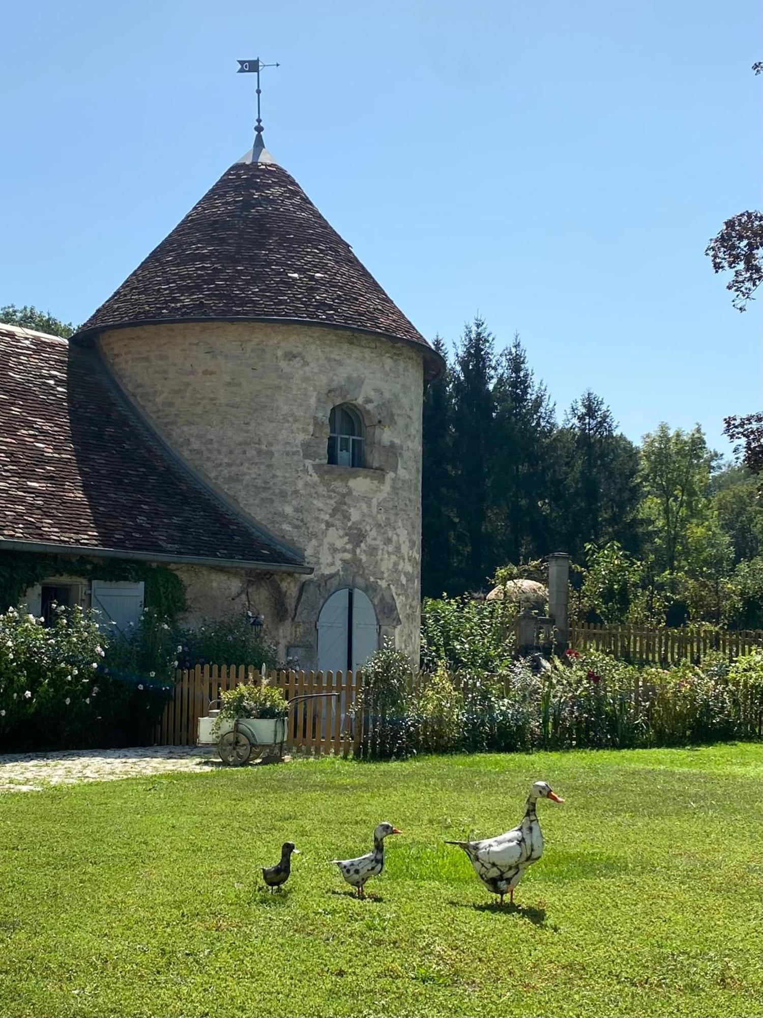 Bed and Breakfast La Roulotte Deluxe De Malpas Quingey Экстерьер фото